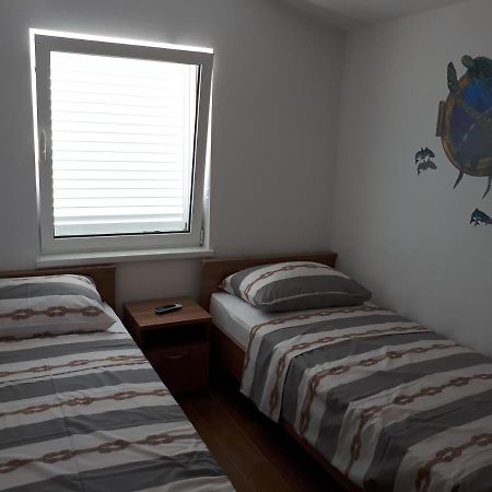 Apartmani Andrea คาร์โลบัก ภายนอก รูปภาพ