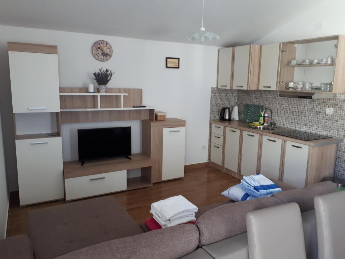 Apartmani Andrea คาร์โลบัก ภายนอก รูปภาพ