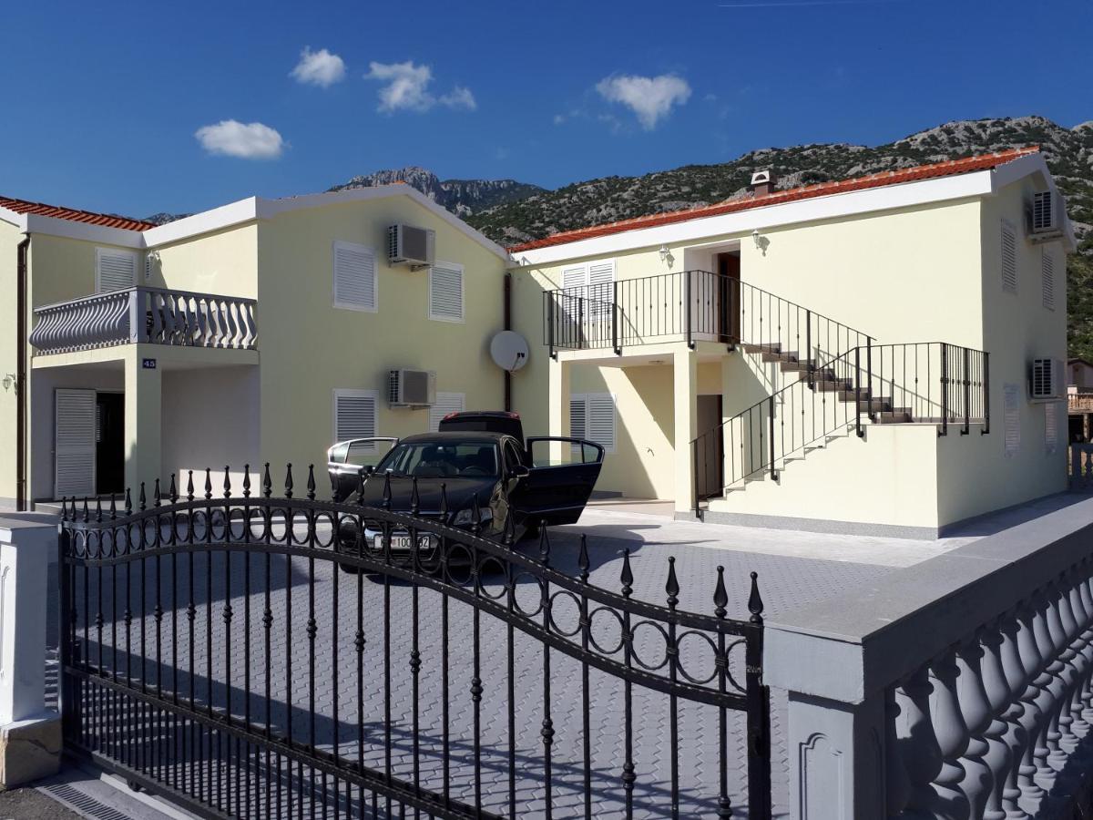 Apartmani Andrea คาร์โลบัก ภายนอก รูปภาพ