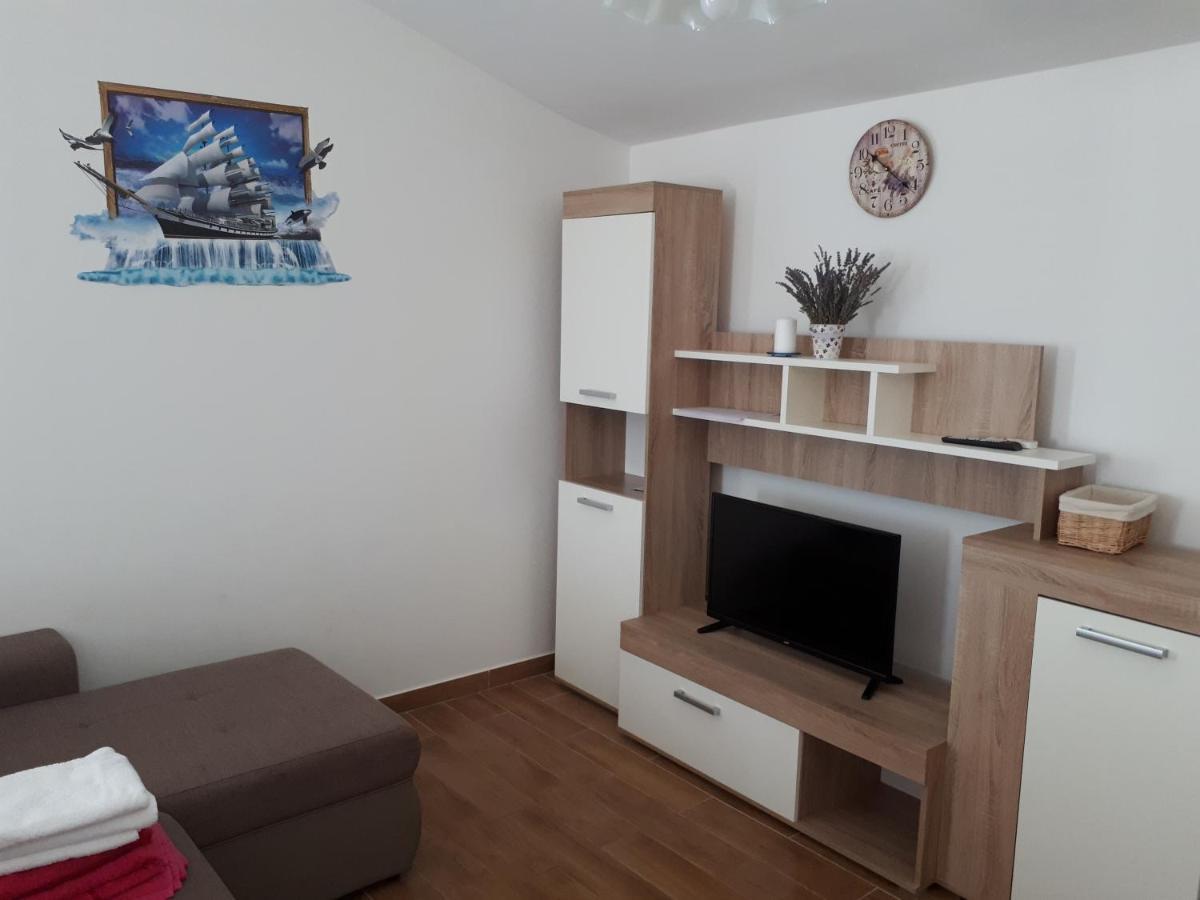 Apartmani Andrea คาร์โลบัก ภายนอก รูปภาพ