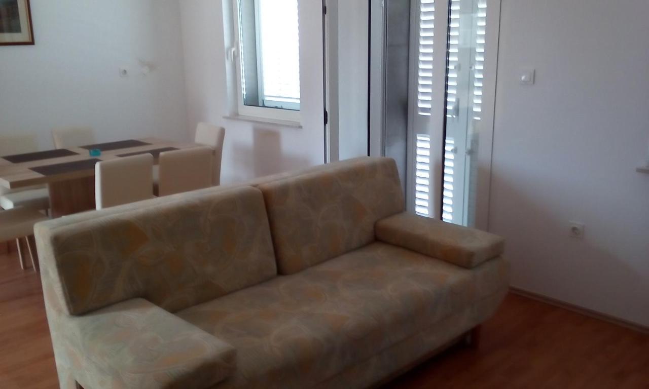 Apartmani Andrea คาร์โลบัก ภายนอก รูปภาพ