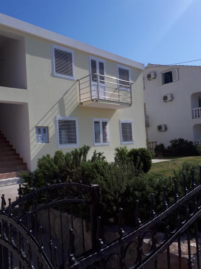 Apartmani Andrea คาร์โลบัก ภายนอก รูปภาพ