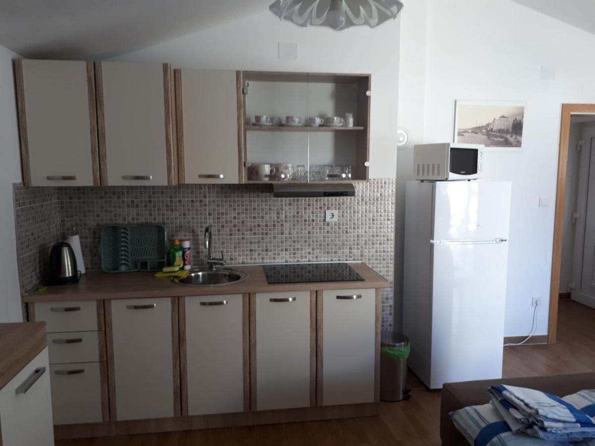 Apartmani Andrea คาร์โลบัก ภายนอก รูปภาพ