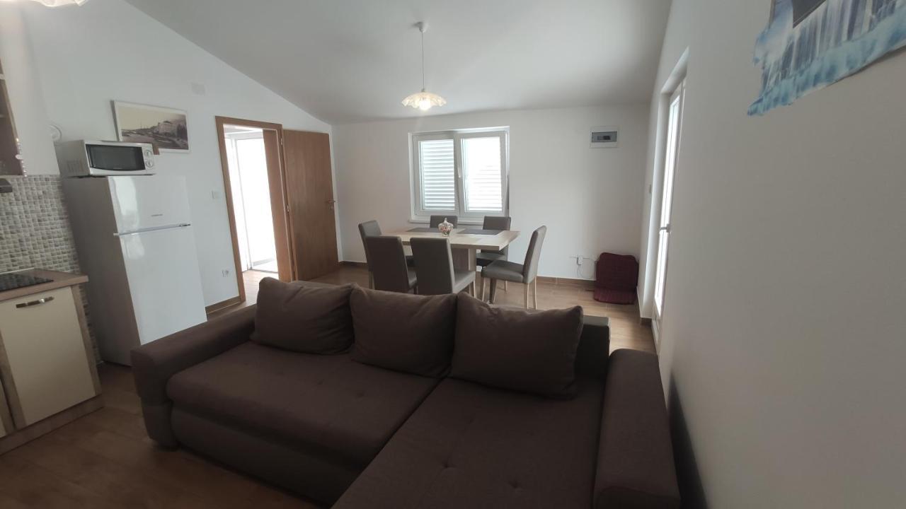 Apartmani Andrea คาร์โลบัก ภายนอก รูปภาพ