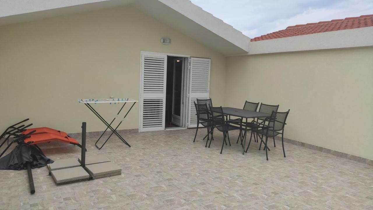 Apartmani Andrea คาร์โลบัก ภายนอก รูปภาพ