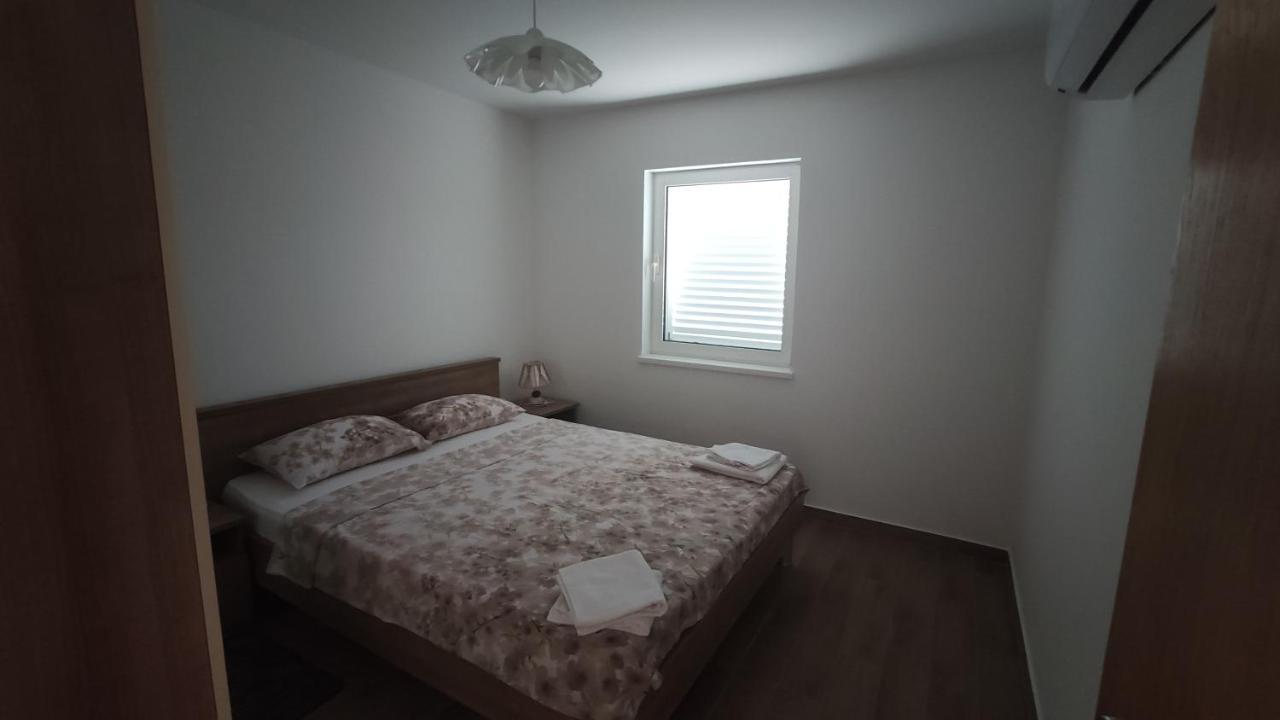 Apartmani Andrea คาร์โลบัก ภายนอก รูปภาพ