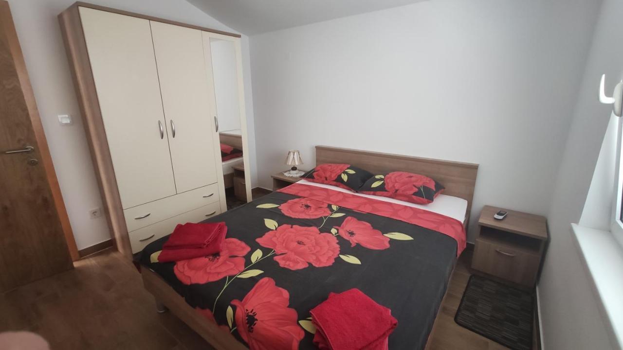 Apartmani Andrea คาร์โลบัก ภายนอก รูปภาพ