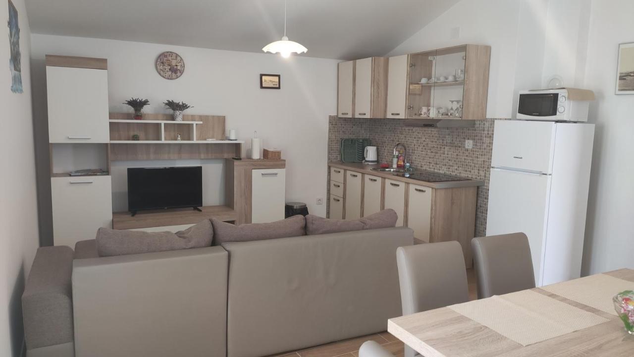 Apartmani Andrea คาร์โลบัก ภายนอก รูปภาพ