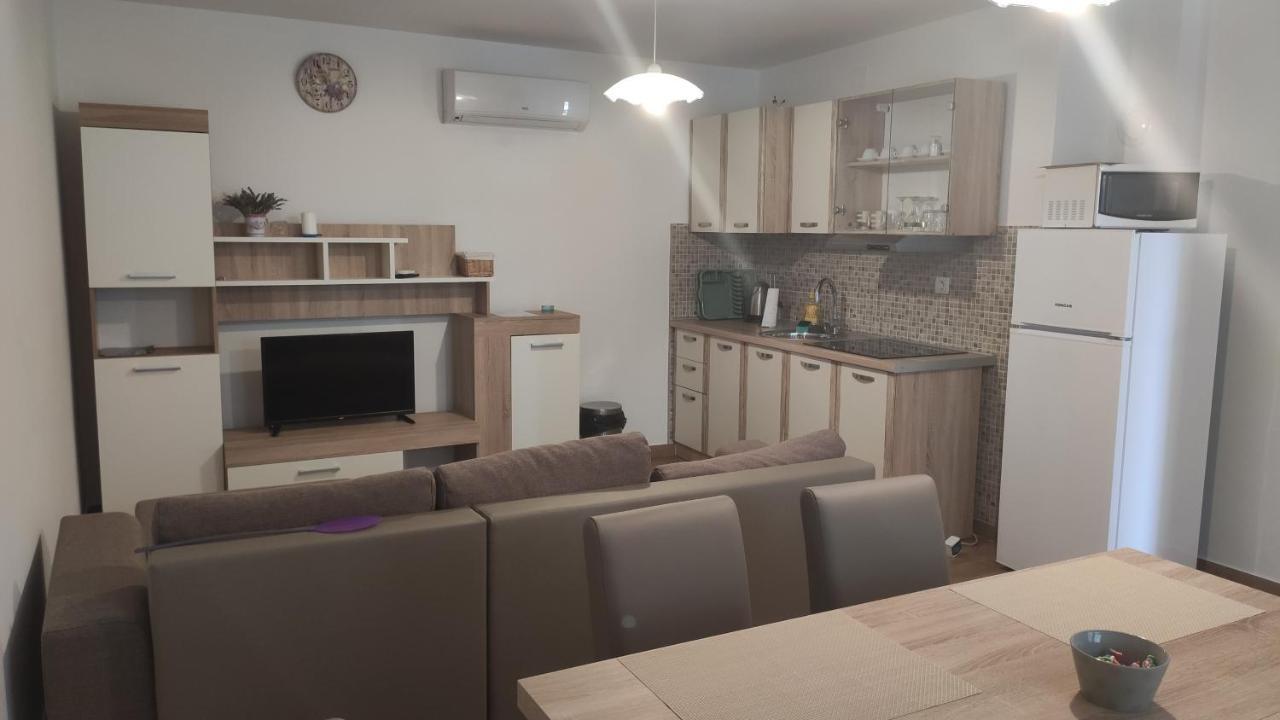 Apartmani Andrea คาร์โลบัก ภายนอก รูปภาพ